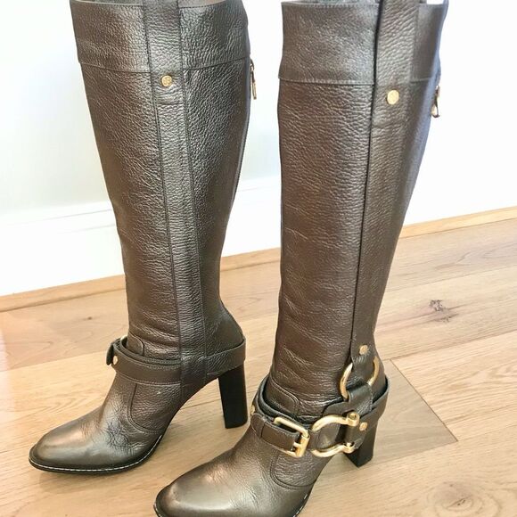 Neiman Marcus Brazilian Leather boor with Brass solid hardware - Picture 4 of 11